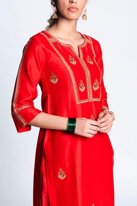 Shop Label Earthen Red Chanderi , Organza Kurta Set Online at Aza Fashions Shop_Label Earthen_Red Chanderi , Organza Kurta Set _Online_at_Aza_Fashions