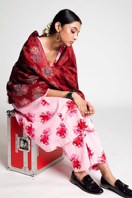 Label Earthen Pink Cotton Printed Kurta Set Online at Aza Fashions Label Earthen_Pink Cotton Printed Kurta Set _Online_at_Aza_Fashions