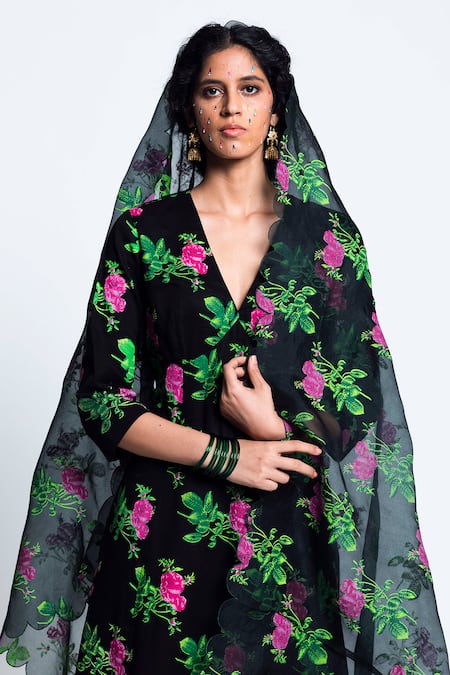 Buy_Label Earthen_Black Mulmul Cotton, Organza Silk Printed Kurta Set _Online_at_Aza_Fashions
