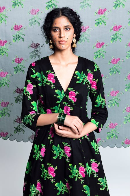 Label Earthen_Black Mulmul Cotton, Organza Silk Printed Kurta Set _at_Aza_Fashions