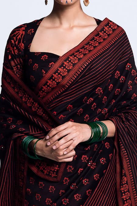 Label Earthen Black Chanderi Silk Printed Saree at Aza Fashions Label Earthen_Black Chanderi Silk Printed Saree _at_Aza_Fashions