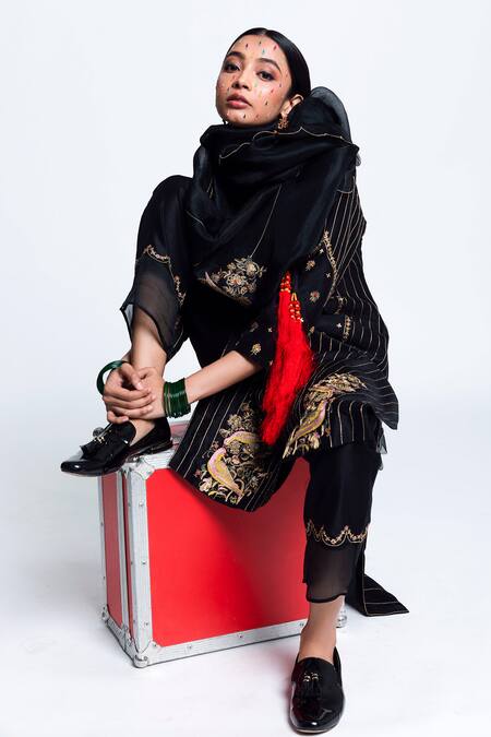 Buy Label Earthen Black Chanderi , Organza Kurta Set Online at Aza Fashions Buy_Label Earthen_Black Chanderi , Organza Kurta Set _Online_at_Aza_Fashions