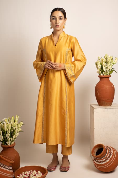 Shop Rashi Jain Yellow Chanderi Rehmat Kurta Set at Aza Fashions Shop_Rashi Jain_Yellow Chanderi Rehmat Kurta Set _at_Aza_Fashions