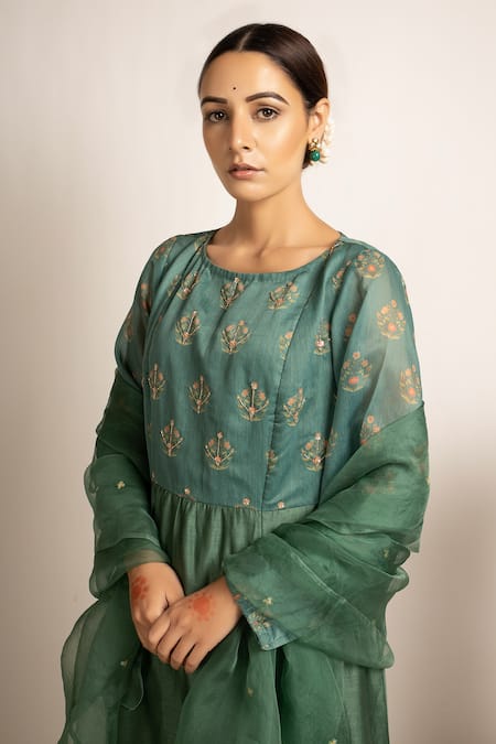 Shop_Rashi Jain_Green Chanderi Zohra Kurta Set _at_Aza_Fashions