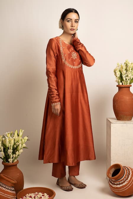 Shop Rashi Jain Orange Chanderi Gulbano Anarkali Set at Aza Fashions Shop_Rashi Jain_Orange Chanderi Gulbano Anarkali Set _at_Aza_Fashions