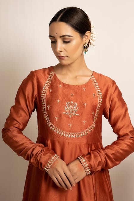 Buy Rashi Jain Orange Chanderi Gulbano Anarkali Set Online at Aza Fashions Buy_Rashi Jain_Orange Chanderi Gulbano Anarkali Set _Online_at_Aza_Fashions