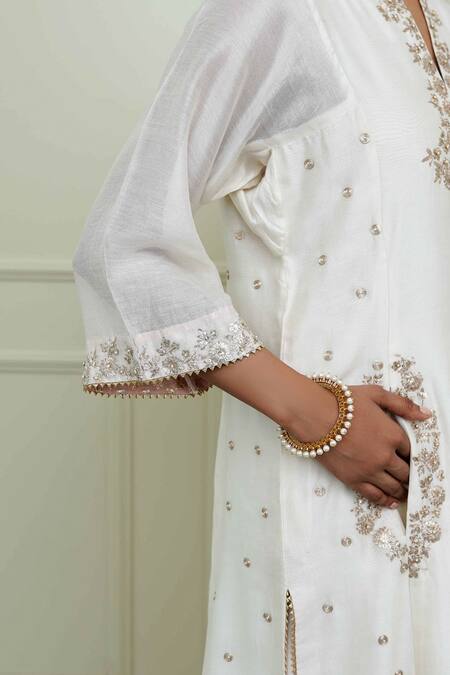 Shop_Sheetal Batra_White Modal Satin, Organza, Chanderi Notched Choga Kurta Set_Online_at_Aza_Fashions