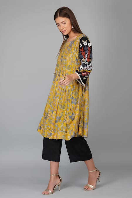 Devyani Mehrotra_Green Viscose Muslin Embroidered Floral Round Printed Tunic And Cropped Pant Set_Online_at_Aza_Fashions