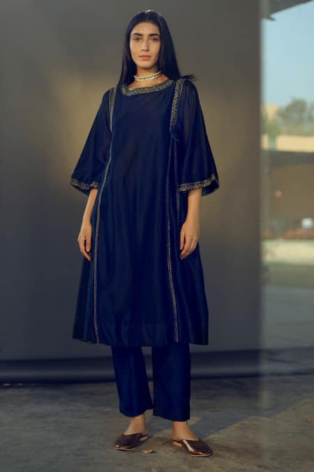 Shorshe Clothing Blue Chanderi Round Embroidered Kurta And Pant Set 