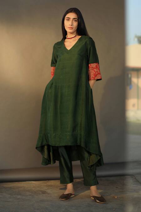 Buy Green Kurta Handloom Mulberry Silk Pant Chanderi V Neck And Set For ...