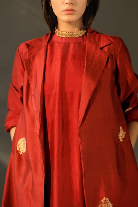 Buy Shorshe Clothing Red Banarasi Brocade Silk Lapel Jacket Online at Aza Fashions Buy_Shorshe Clothing_Red Banarasi Brocade Silk Lapel Jacket _Online_at_Aza_Fashions
