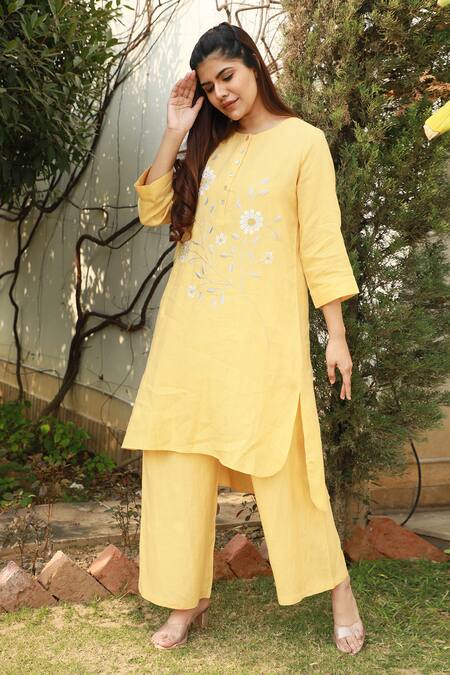 Linen Bloom_Yellow 100% Linen Tunic_Online_at_Aza_Fashions
