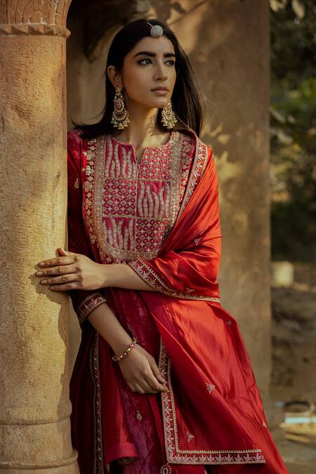 Buy Punit Balana Maroon Velvet Kurta Set Online at Aza Fashions Buy_Punit Balana_Maroon Velvet Kurta Set _Online_at_Aza_Fashions