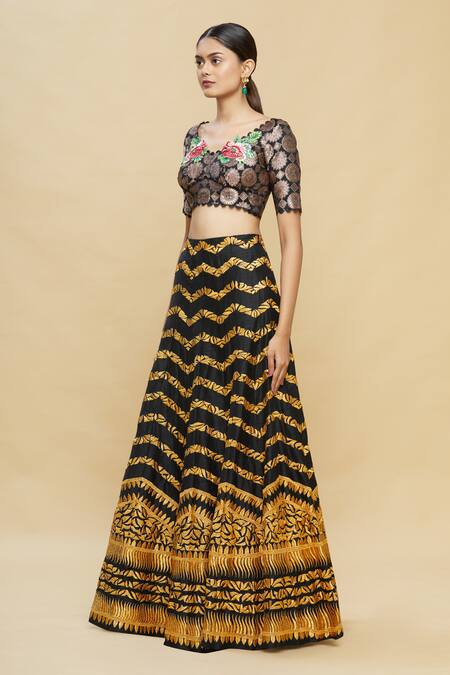Buy_Pallavi Jaikishan_Black Raw Silk V Neck Embroidered Kalidar Lehenga Set _Online_at_Aza_Fashions