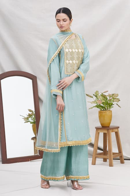 Ekta Singh Silk Panelled Kurta Set 
