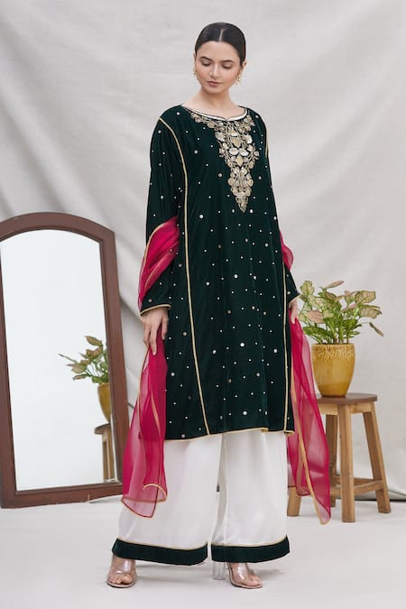Ekta Singh Green Organza, Velvet Round Embroidered Kurta Set 