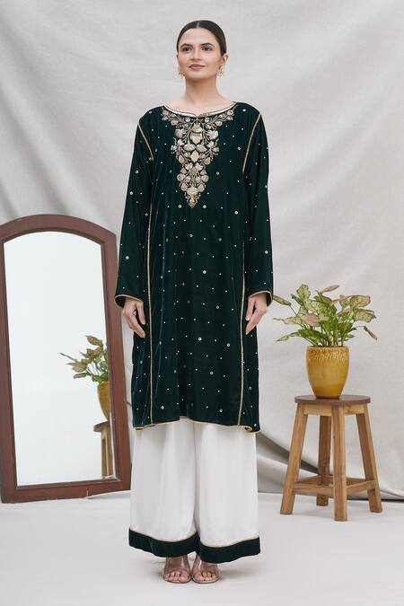 Buy_Ekta Singh_Green Organza, Velvet Round Embroidered Kurta Set _Online_at_Aza_Fashions
