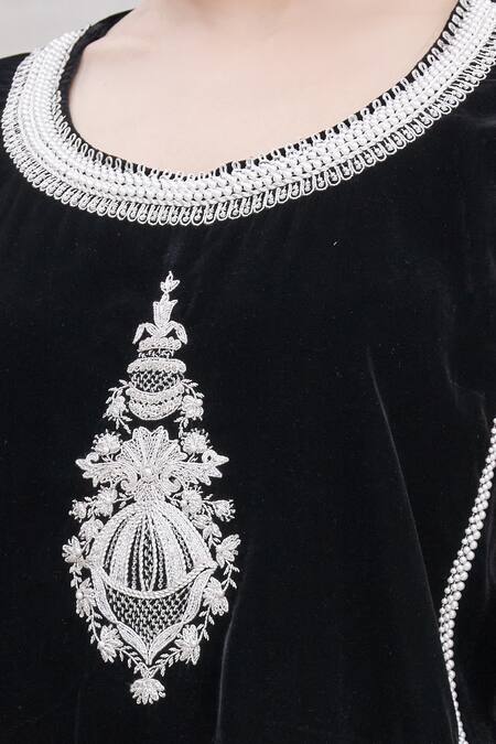 Ekta Singh_Black Velvet Round Kurta Set _at_Aza_Fashions
