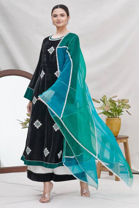 Buy_Ekta Singh_Black Velvet Round Panelled Kurta Set _Online_at_Aza_Fashions