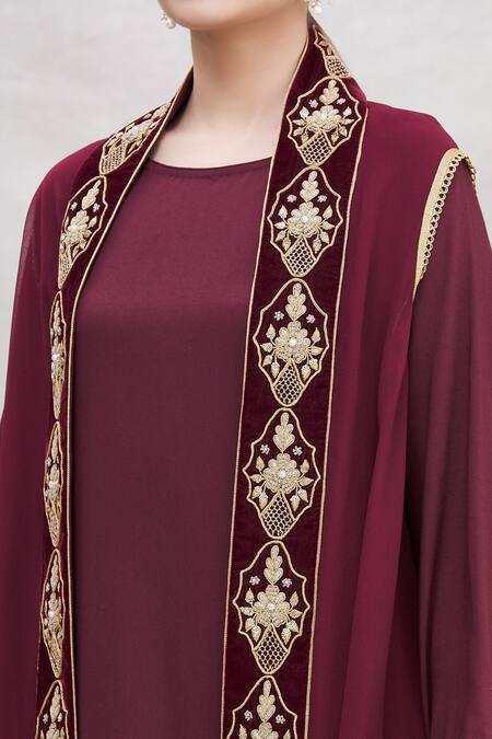 Ekta Singh_Maroon Georgette Round Asymmetric Cape And Dhoti Pant Set _at_Aza_Fashions