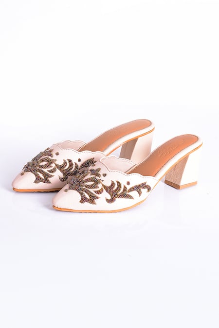 SOLE HOUSE_White Pointed Toe Heel Mules _Online_at_Aza_Fashions