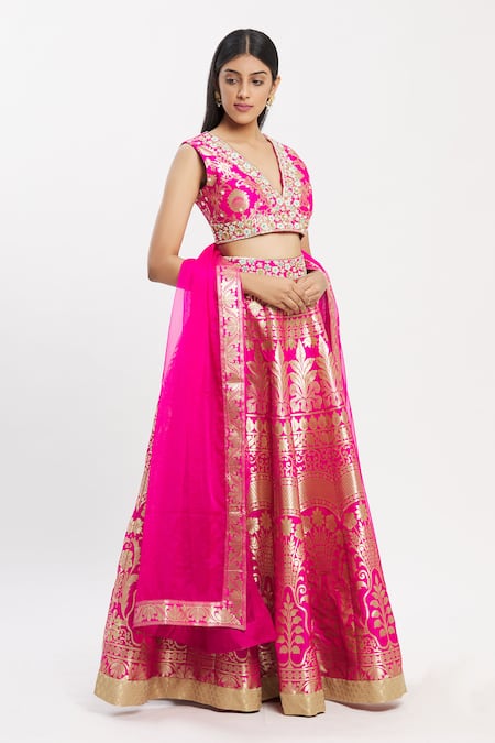 Buy_Neha Khullar_Pink Banarasi Silk V Neck Bridal Lehenga Set _Online_at_Aza_Fashions