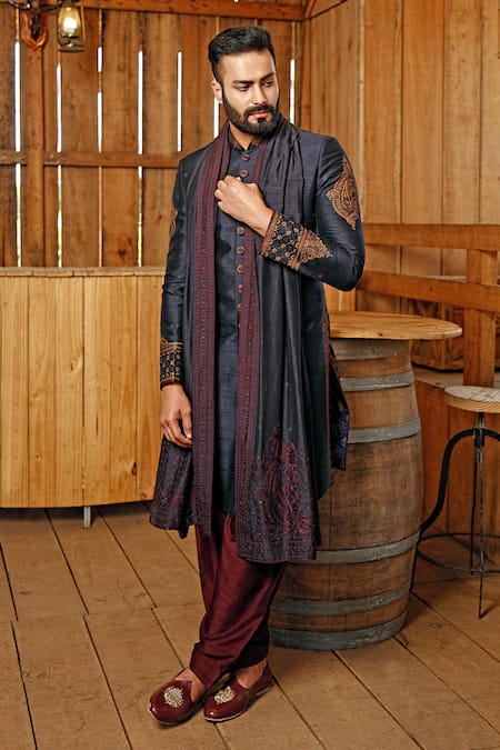 Vanshik   Embroidered Sherwani set 