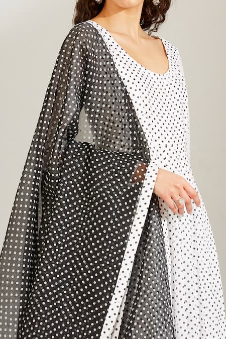 Shop Label Earthen White Cotton Mal Scoop Neck Polka Dot Print Anarkali With Dupatta Online at Aza Fashions Shop_Label Earthen_White Cotton Mal Scoop Neck Polka Dot Print Anarkali With Dupatta _Online_at_Aza_Fashions