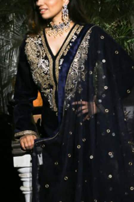 Shop Reynu Taandon Blue Velvet V Neck Embroidered Kurta Set at Aza Fashions Shop_Reynu Taandon_Blue Velvet V Neck Embroidered Kurta Set _at_Aza_Fashions