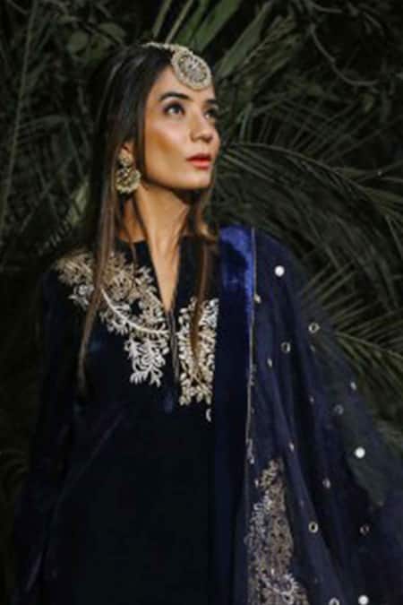Shop Reynu Taandon Blue Velvet Notched Embroidered Kurta Set at Aza Fashions Shop_Reynu Taandon_Blue Velvet Notched Embroidered Kurta Set _at_Aza_Fashions