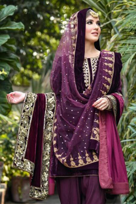 Shop Reynu Taandon Purple Velvet Round Embroidered Kurta Set at Aza Fashions Shop_Reynu Taandon_Purple Velvet Round Embroidered Kurta Set _at_Aza_Fashions