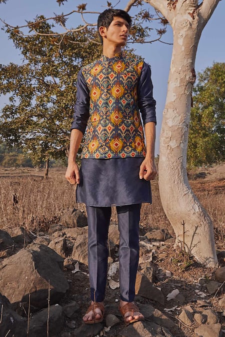 Drishti & Zahabia Chanderi Silk Bundi & Pant Set 