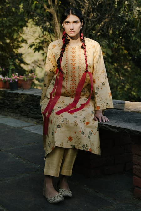 Label Earthen_Yellow Handloom Cotton Silk Round Kurta And Pant Set _Online_at_Aza_Fashions