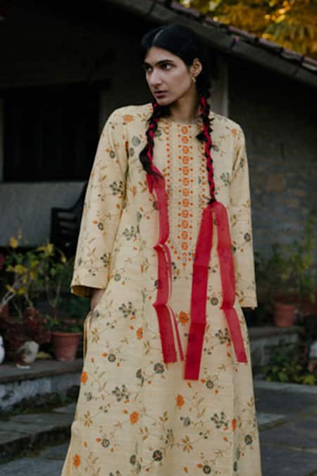 Label Earthen_Yellow Handloom Cotton Silk Round Kurta And Pant Set _at_Aza_Fashions