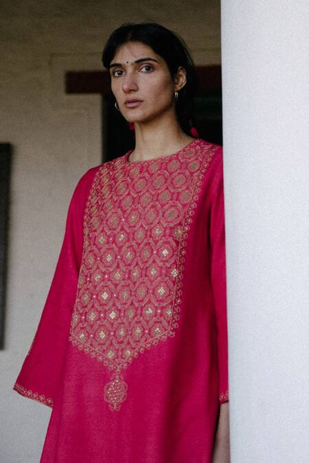 Shop_Label Earthen_Pink Kurta Pashmina  Salwar Chanderi Round Set _Online_at_Aza_Fashions