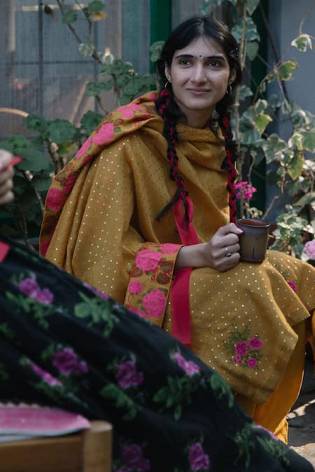 Buy_Label Earthen_Yellow Kurta Pashmina Silk Salwar Chanderi Silk Dupatta Foil Print Set _Online_at_Aza_Fashions