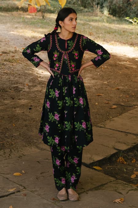 Label Earthen Pashmina Silk Jacket & Kurta Set 