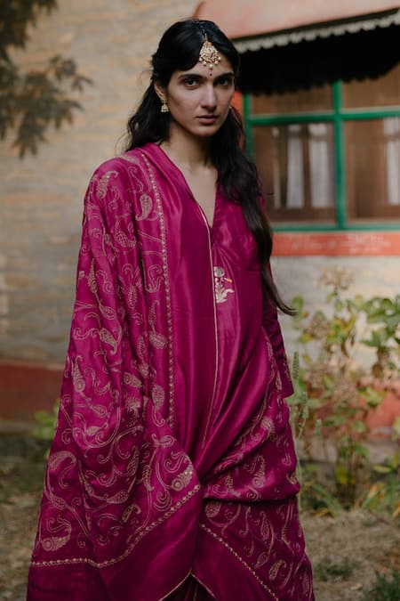 Buy_Label Earthen_Pink Kurta Brocade Lehenga Chanderi  Dupatta V Neck And Set _Online_at_Aza_Fashions