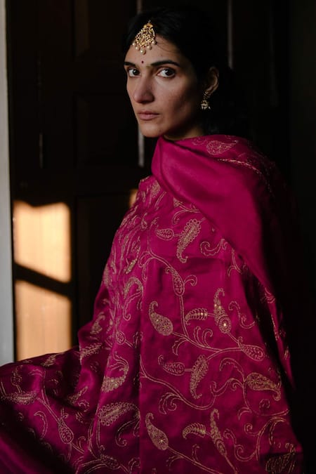 Shop_Label Earthen_Pink Kurta Brocade Lehenga Chanderi  Dupatta V Neck And Set _Online_at_Aza_Fashions