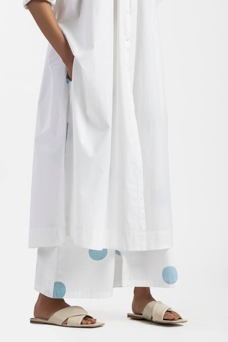 Shop Three White Cotton Poplin Round Gathered-neck Tunic And Pant Set With Scarf Online at Aza Fashions Shop_Three_White Cotton Poplin Round Gathered-neck Tunic And Pant Set With Scarf _Online_at_Aza_Fashions