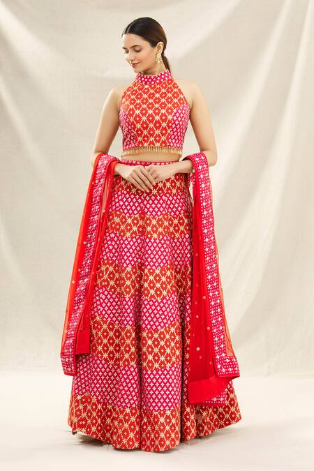 Vandana Sethi_Red Banarasi Chanderi Halter Bridal Lehenga Set_Online_at_Aza_Fashions