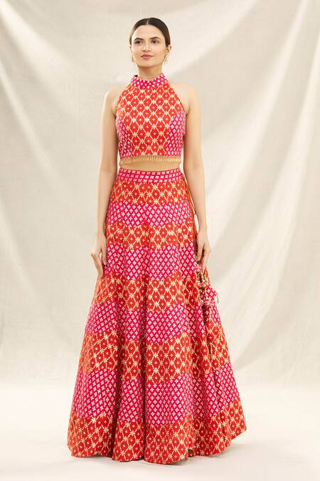 Buy_Vandana Sethi_Red Banarasi Chanderi Halter Bridal Lehenga Set_Online_at_Aza_Fashions