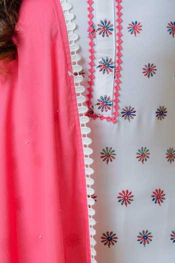 Mool Organic White Sustainable Rayon Embroidered Kurta Set at Aza Fashions Mool Organic_White Sustainable Rayon Embroidered Kurta Set_at_Aza_Fashions