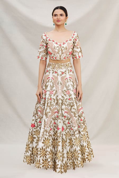 Neha Mehta Couture White Silk V Neck Embroidered Bridal Lehenga Set Online at Aza Fashions Neha Mehta Couture_White Silk V Neck Embroidered Bridal Lehenga Set _Online_at_Aza_Fashions
