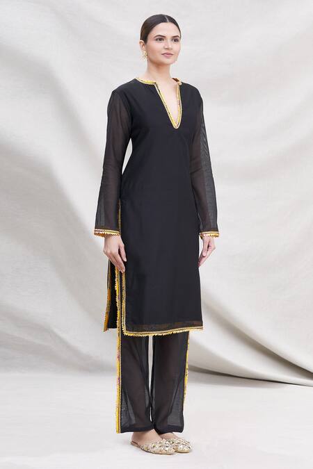 Buy Nikasha Black Round Straight Kurta Set Online at Aza Fashions Buy_Nikasha_Black Round Straight Kurta Set _Online_at_Aza_Fashions