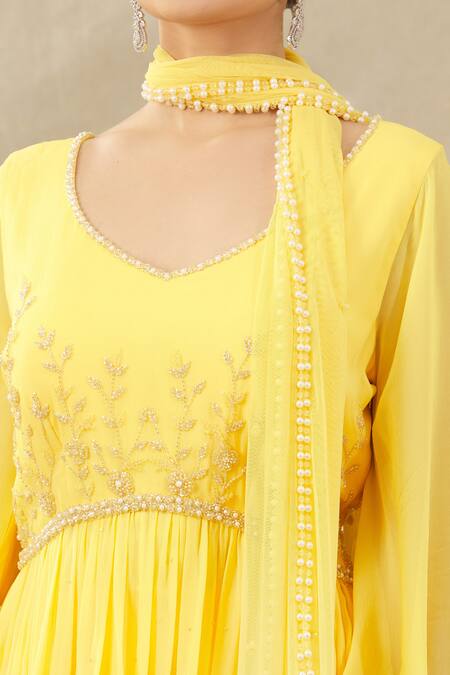 Arpan Vohra Yellow Tulle, Georgette V Neck Embroidered Kurta Set at Aza Fashions Arpan Vohra_Yellow Tulle, Georgette V Neck Embroidered Kurta Set_at_Aza_Fashions