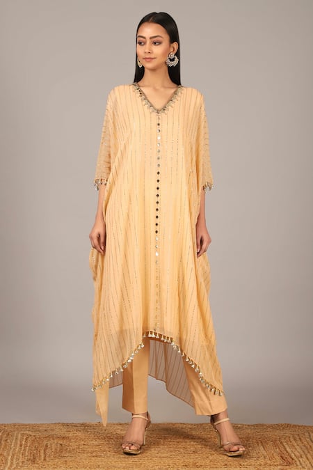 Nidhika Shekhar Embroidered Kurta & Pant Set 