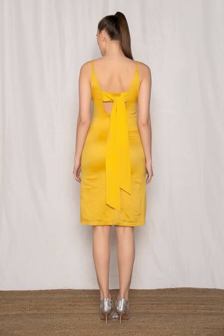 Amrta By Guneet Kondal_Yellow Cotton, Silk Pearls, Sequins Round Floral Embroidered Straight Fit Dress _at_Aza_Fashions