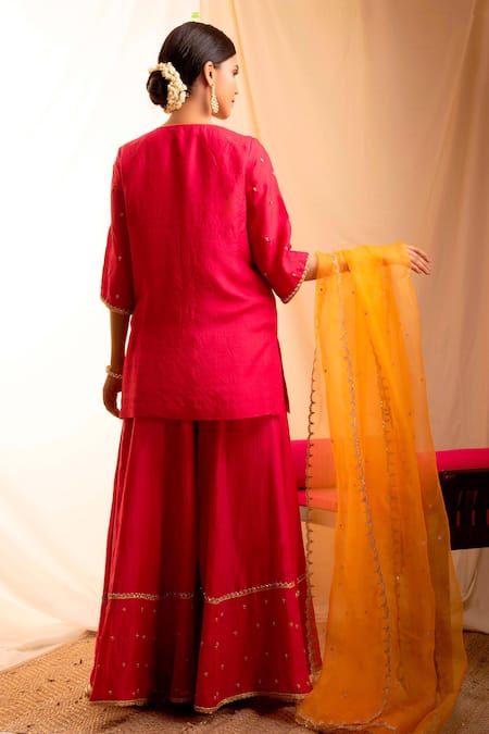 Shop Priti Prashant Pink Organza, Handwoven Silk, Mashru V Neck Kurta Set at Aza Fashions Shop_Priti Prashant_Pink Organza, Handwoven Silk, Mashru V Neck Kurta Set _at_Aza_Fashions