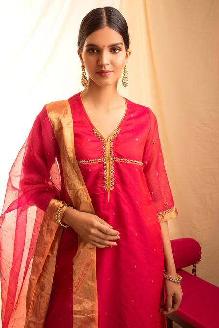 Priti Prashant Pink Organza, Handwoven Silk, Mashru V Neck Kurta Set Online at Aza Fashions Priti Prashant_Pink Organza, Handwoven Silk, Mashru V Neck Kurta Set _Online_at_Aza_Fashions
